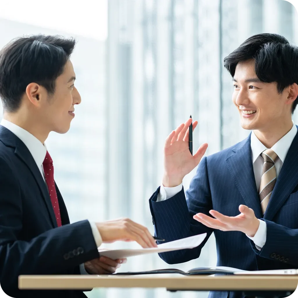 打ち合わせをするビジネスマン